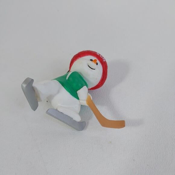 hallmark keepsake ornament SON 1990 Bear W/hockey Stick QX451-6 - Picture 3 of 3